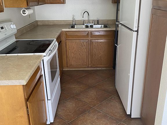 4th image of 2221 W Farmdale Ave Unit 21