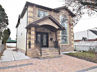 260-14 83rd Ave, Glen Oaks, NY 11004