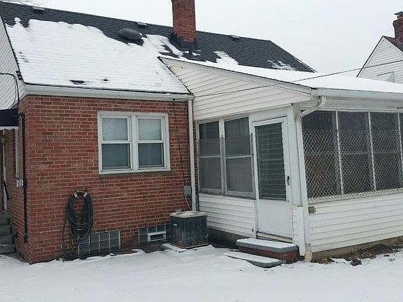2nd image of 25271 Marsdon Ave