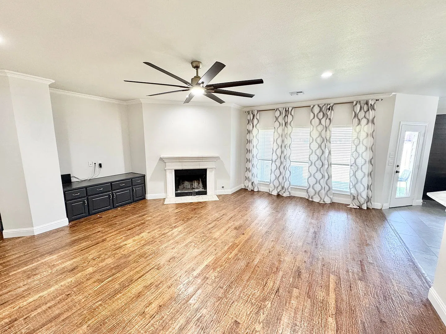 Argyle ISD! 4 Bed 2 Bath - Backs Up To Greenbelt! — Photo 3