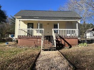 115 Moore St, Central, SC 29630