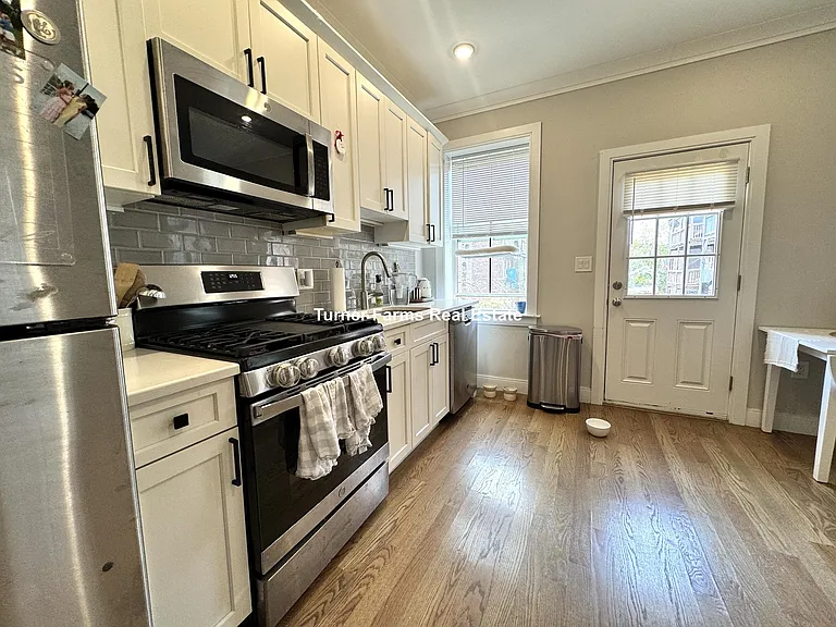 191 Porter St — Photo 4