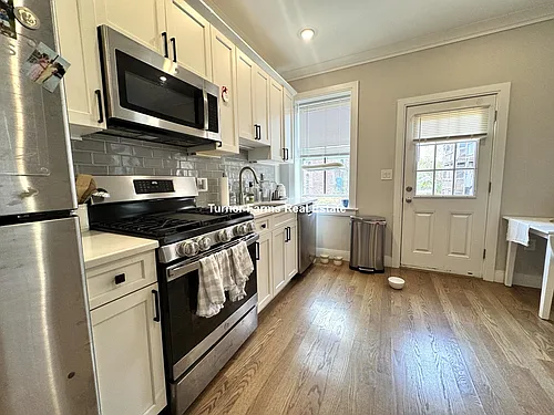 191 Porter St Photo 1