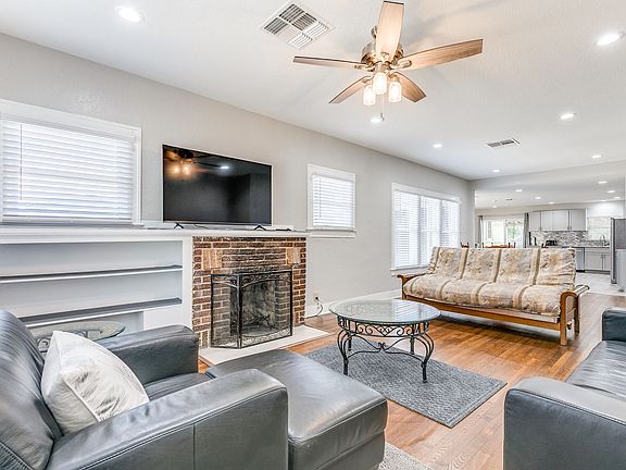 4th image of 2415 W Wildwood Dr