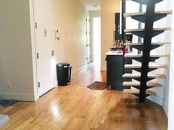 4th image of 263 Clifton Pl APT 4