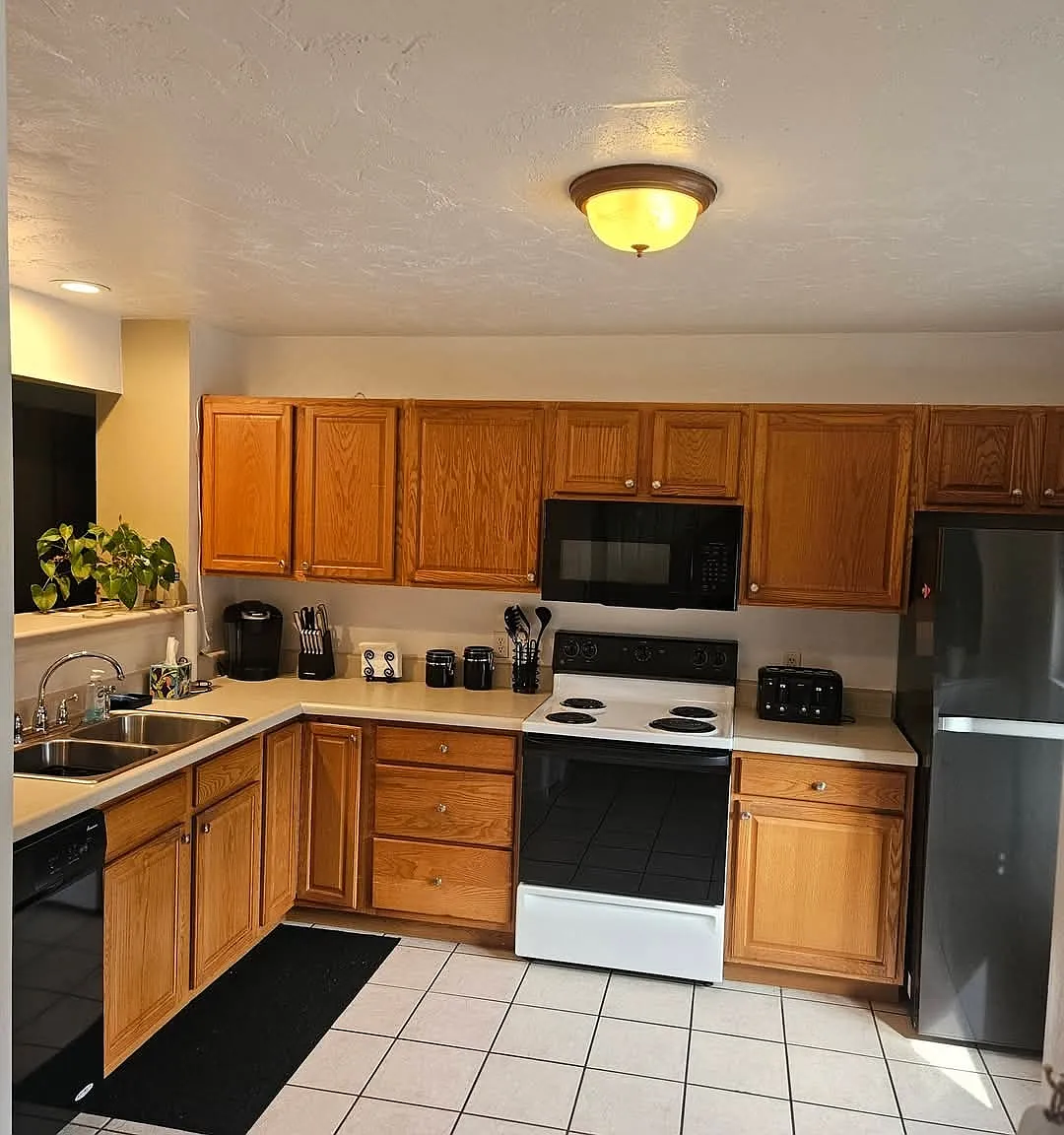 3 bed, 2.5 bath, $1,400 — Photo 3