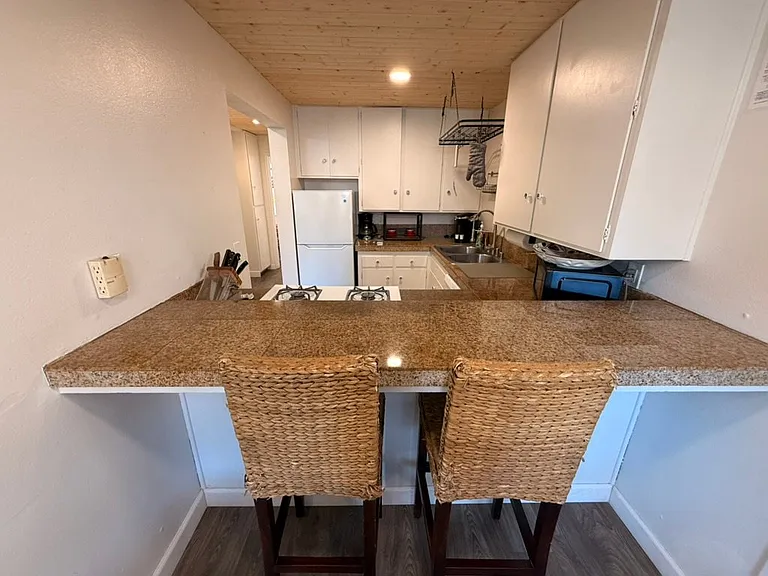 822 Island Ct — Photo 8