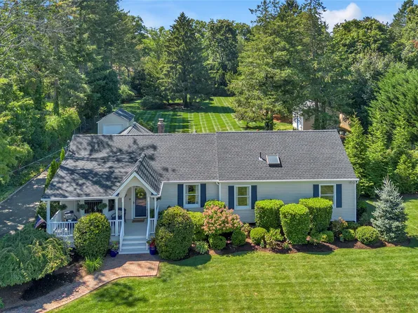 49 Alton Avenue, Greenlawn, NY 11740