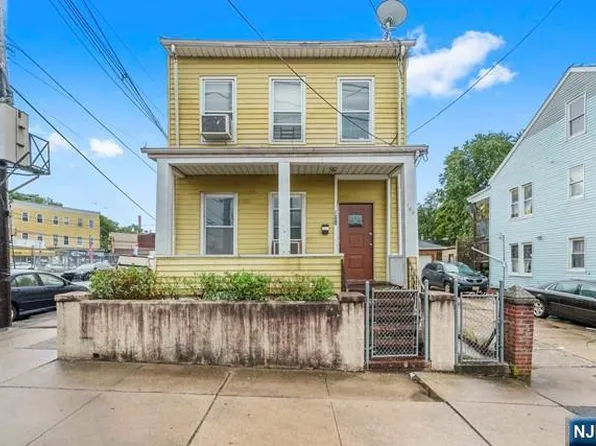 160 5th Ave, Paterson, NJ 07524