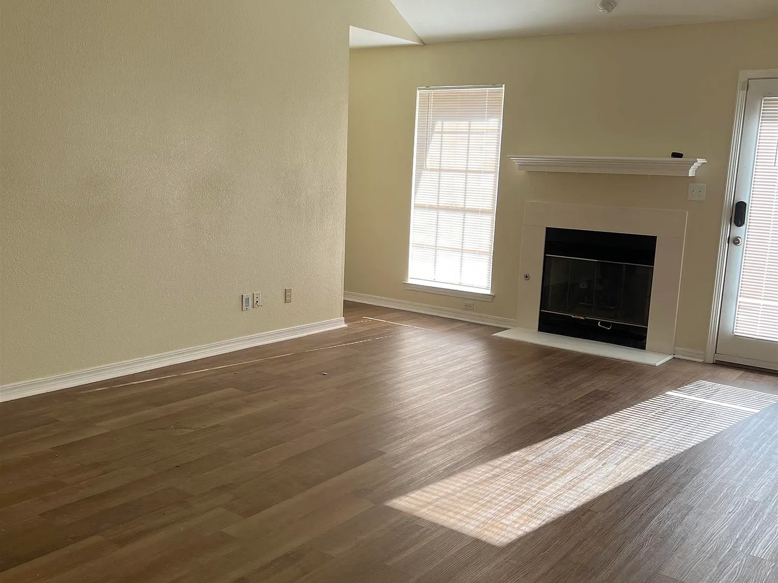 4 bed, 2.0 bath, 1514 sqft, $1,800 — Photo 3