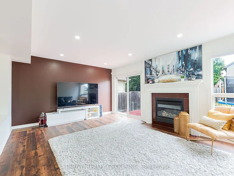 1737 Mickleborough Dr #UPPER — Photo 13