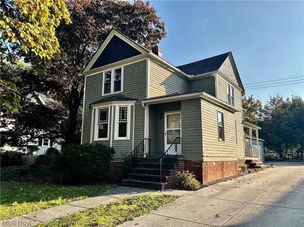 2649 S Taylor Rd, Cleveland Heights, OH 44118