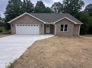 15 Hillcrest Dr, Bruceton, TN 38317