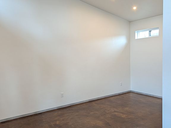 5th image of 1729 S Roberta St #B
