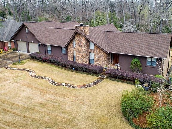 2nd image of 30 Creek Dr