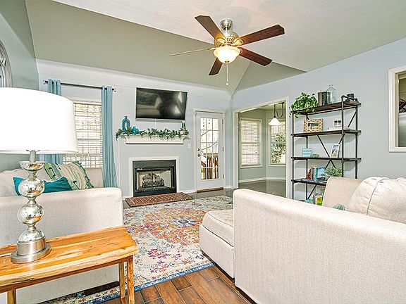 2nd image of 226 Winding Creek Dr
