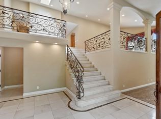 5 Zaragoza Vws, Monterey, CA 93940