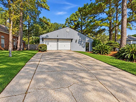 2nd image of 3523 Woodland Ln