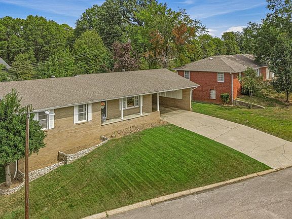 2nd image of 1509 Crestview Dr