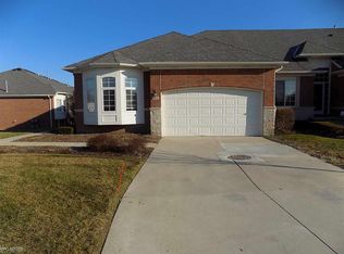 49300 Village Pointe Dr #128, Shelby Township, MI