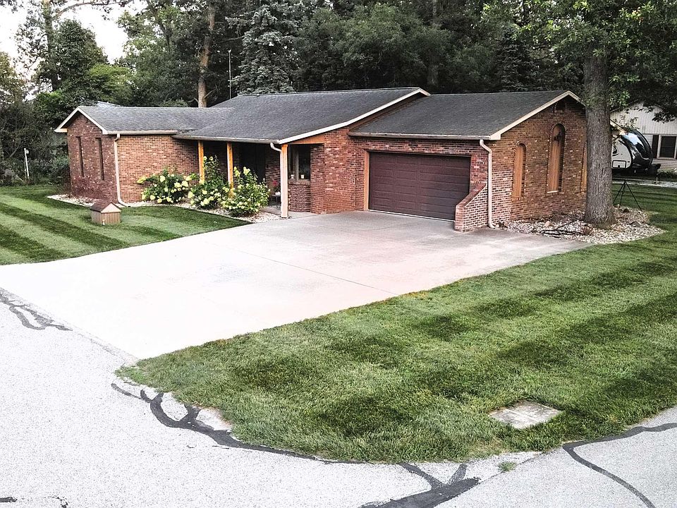 1st image of 509 E Woodlawn Dr
