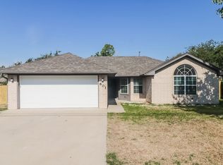 601 E 6th St, Krum, TX 76249