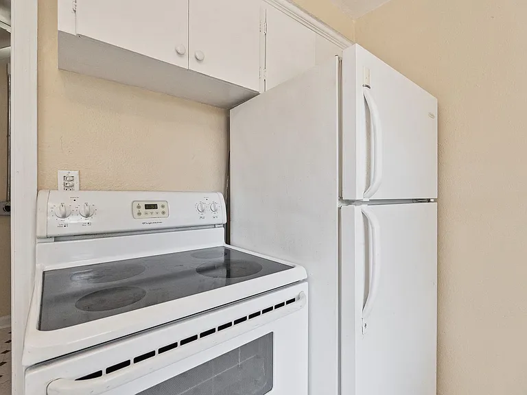 608 Missouri Ave — Photo 17
