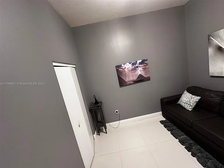 7930 East Dr #1007 — Photo 10