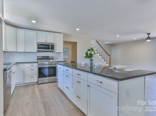 3424 Walker Cir, Lenoir, NC 28645