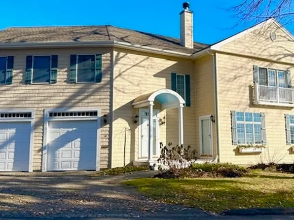 10 Valley Rd, Nahant, MA 01908