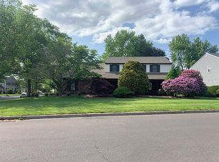 244 Woodlake Dr, Holland, PA 18966