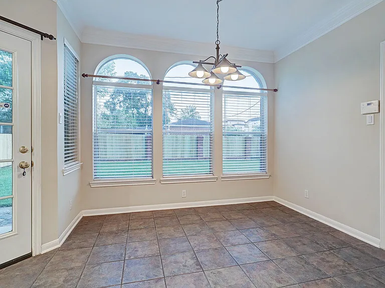 5365 Lampasas St — Photo 18