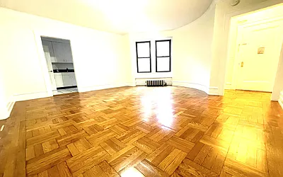 Rented by Manhattan Realty Group