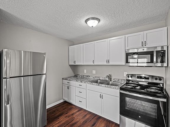 3rd image of 1500 Elrose Ct APT 4