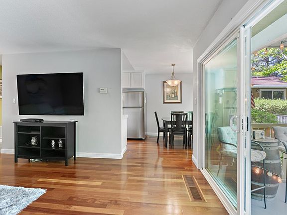 4th image of 420 Alberto Way Unit 52