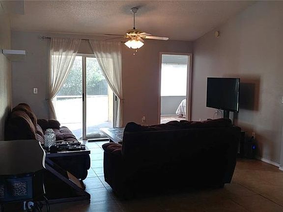 3rd image of 1403 Oakford Ct