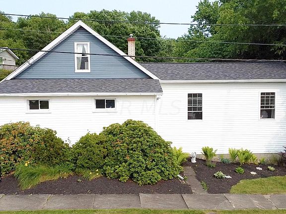 2nd image of 413 Beitler Ave NE