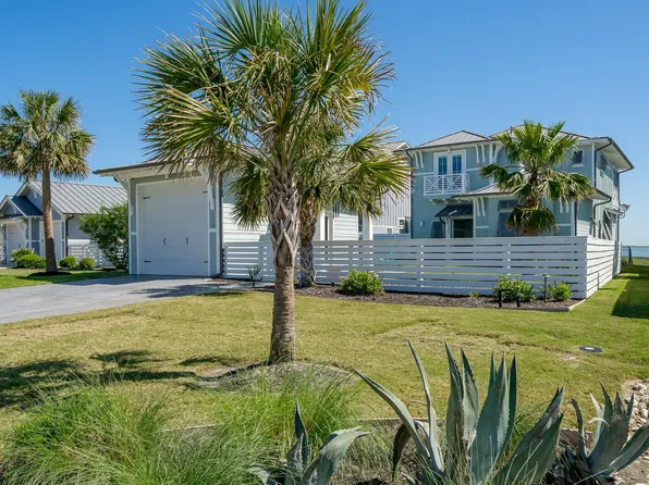 124 Reserve Ln, Rockport, TX 78382