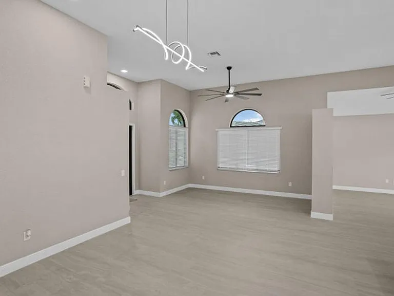 8985 NW 45th Ct — Photo 4