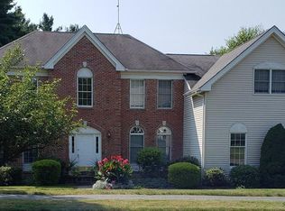 16 Hawthorne Rd, Shrewsbury, MA 01545