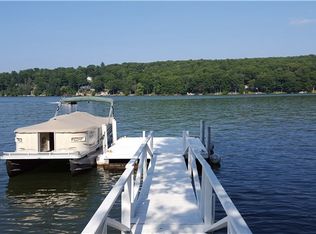 19 Lake Terrace Dr, Danbury, CT 06811