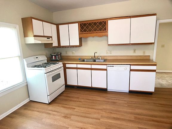 4th image of 713 N Church St APT B