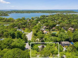 33 Cove Rd, Southampton, NY 11968