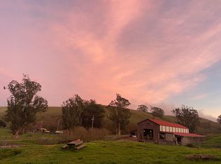 5488 Middle Rd, Petaluma, CA 94952