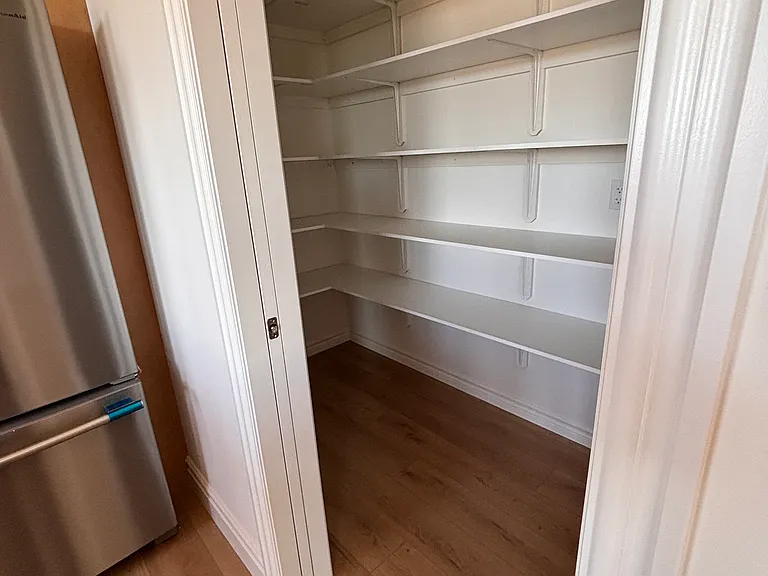 1622 Upper West Ave — Photo 6