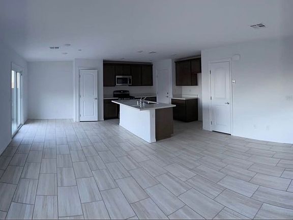 3rd image of 380 Rosefinch St