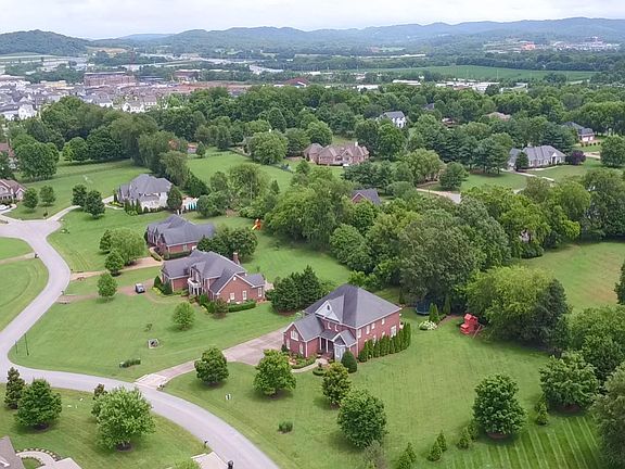 2nd image of 2133 Summer Hill Cir
