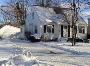 516 Webb Dr, Bay City, MI 48706