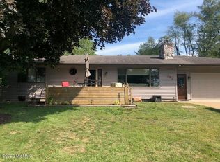 793 E Shore Dr, Battle Creek, MI 49017
