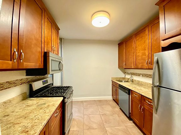 4th image of 95 Eastern Pkwy APT 3D